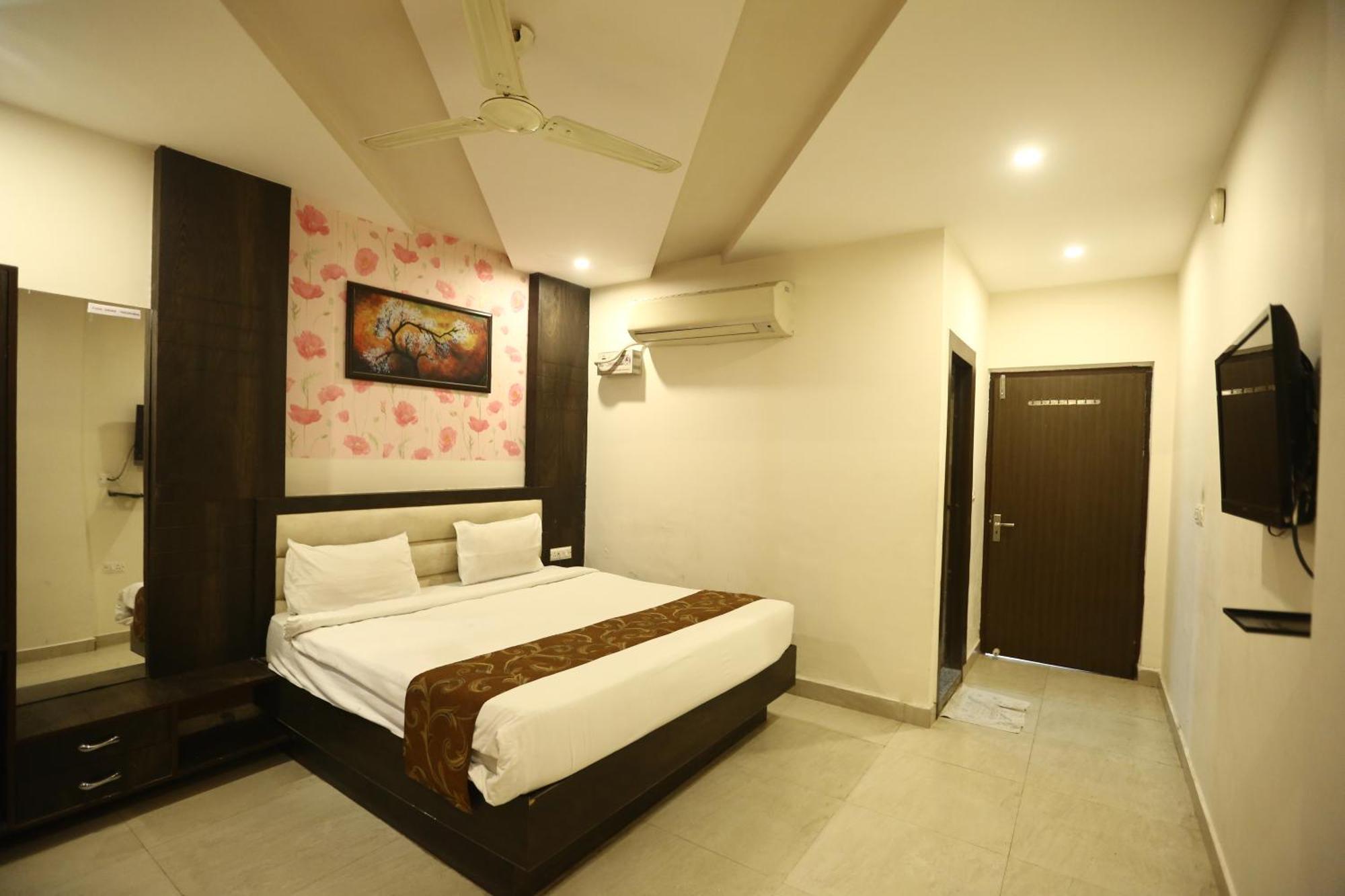 24 Hotel & Resort 아그라 외부 사진
