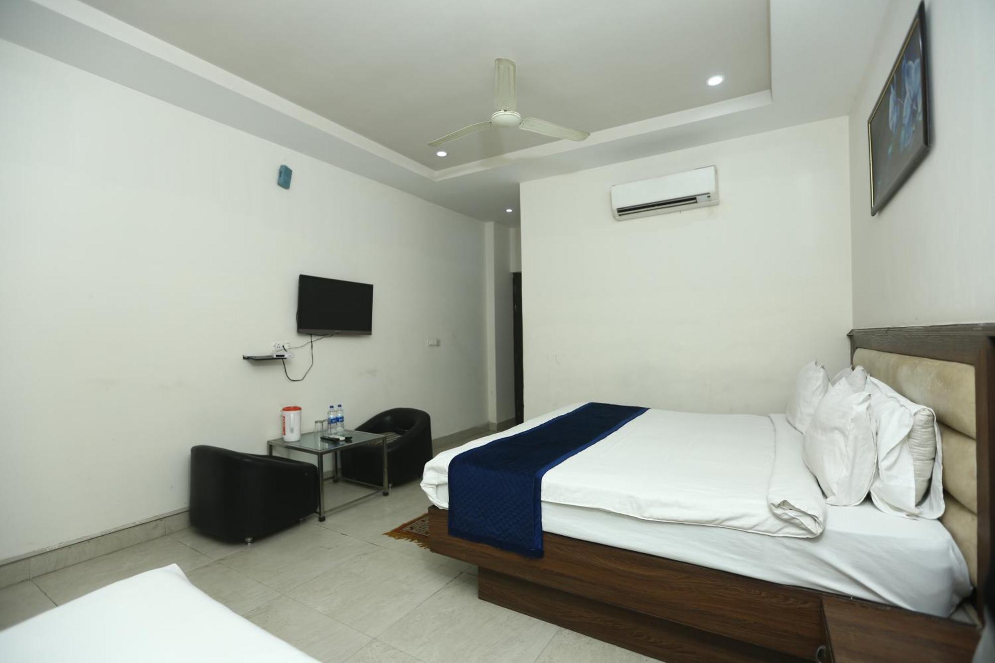 24 Hotel & Resort 아그라 외부 사진