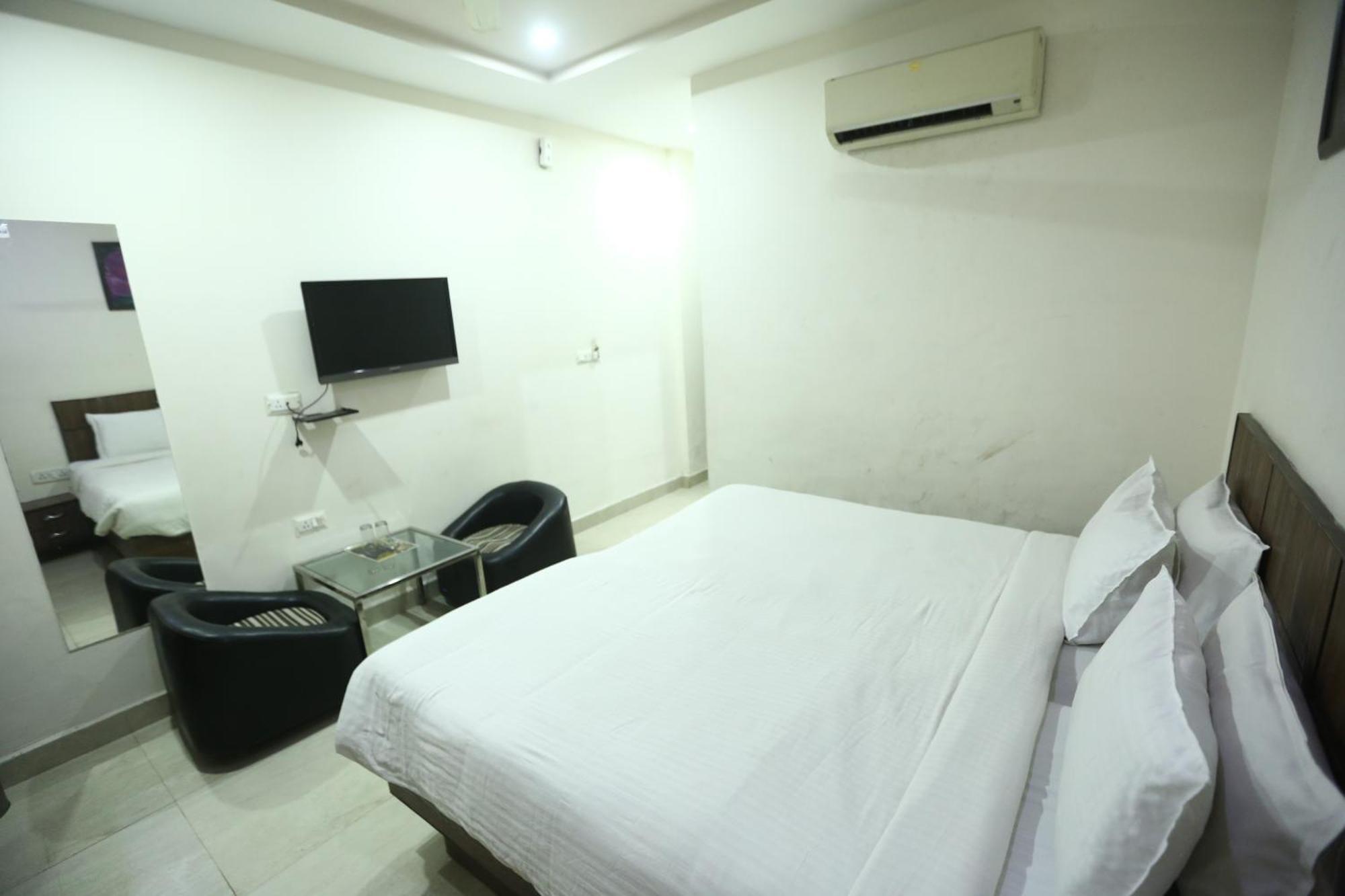 24 Hotel & Resort 아그라 외부 사진