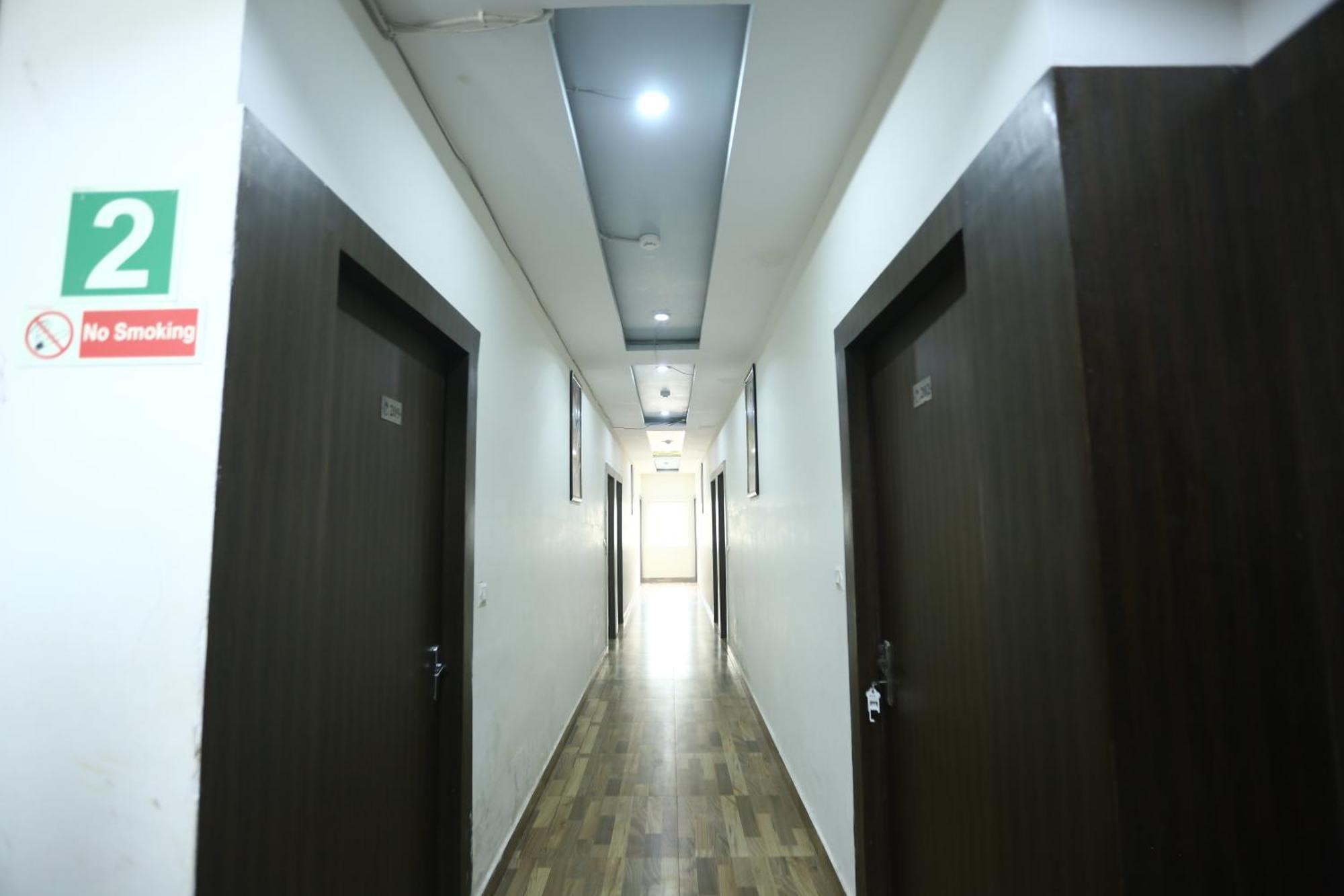24 Hotel & Resort 아그라 외부 사진